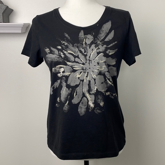 CARROLL REED Black T-shirt With Large Floral Design - Picture 12 of 12
